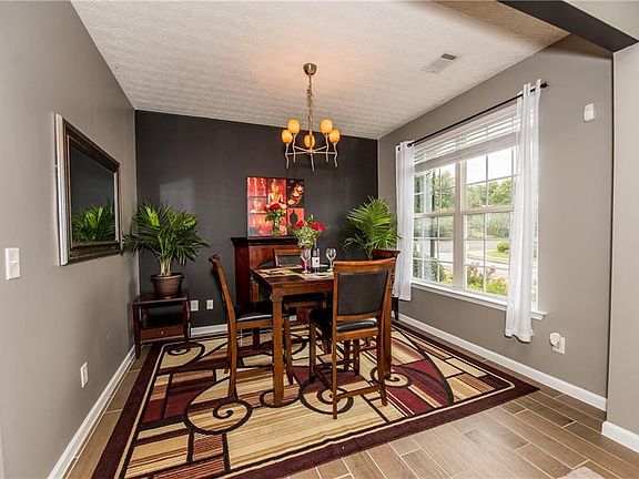 5th image of 1321 Penhurst Dr
