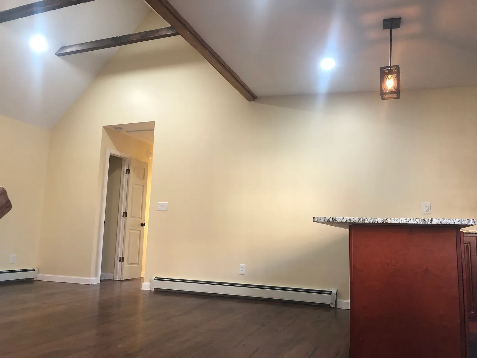 3 bed, 1204 sqft, $2,899 — Photo 4