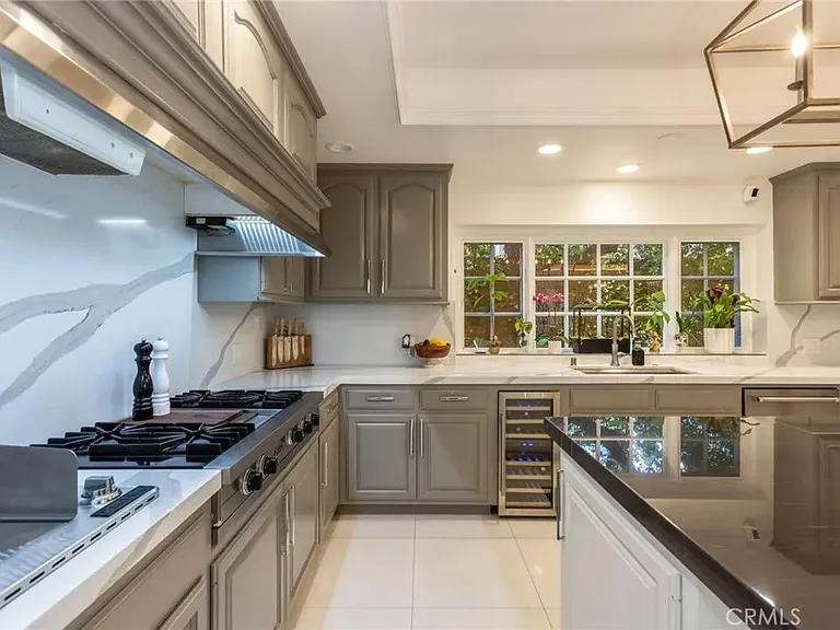 4637 Westchester Dr — Photo 13