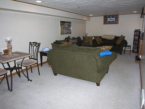 5th image of 255 N Ardmore Ave