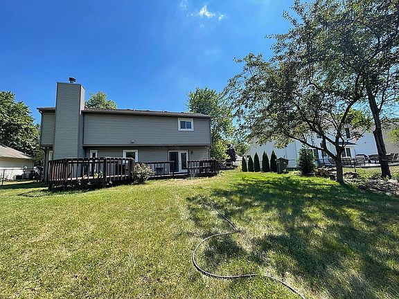 3rd image of 5840 Oakcrest Dr