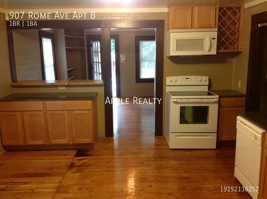 907 Rome Ave Apt B - Available September 2026 — Photo 3