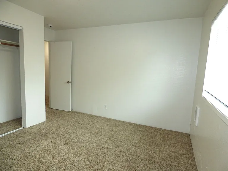 4116 Lancaster Dr NE — Photo 21