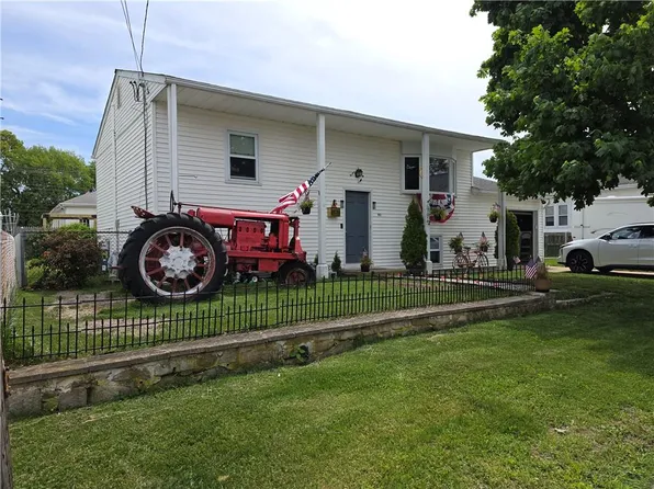 95 2nd Ave, Cranston, RI 02910