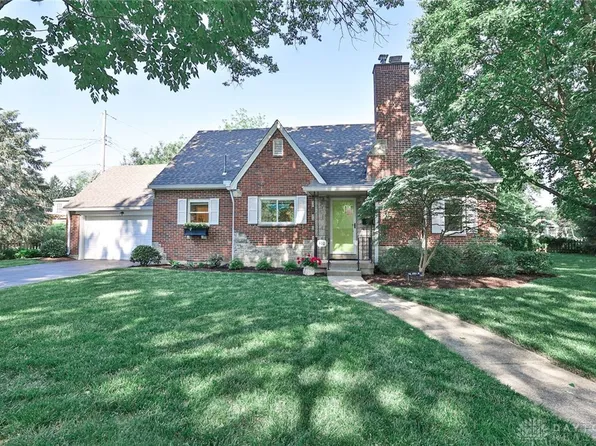 410 Spirea Dr, Oakwood, OH 45419