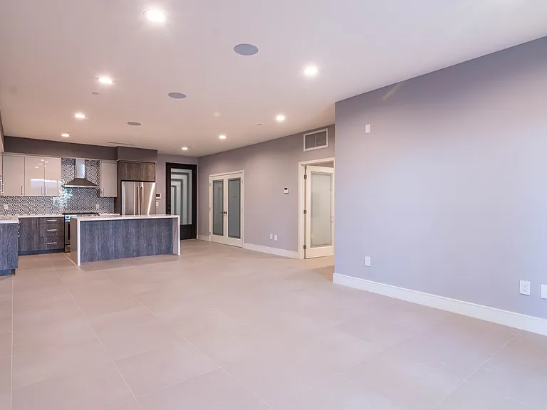 2225 Mira Vista Ave #104 — Photo 3