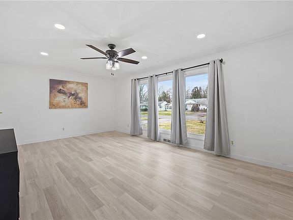 4th image of 8 Merrydale Dr