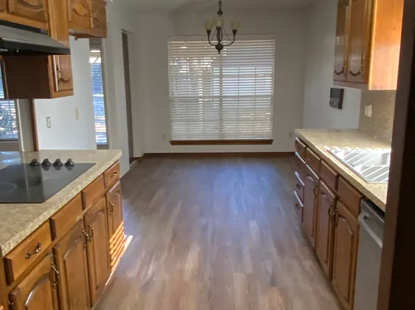 4703 Lester Dr, Arlington, TX 76016