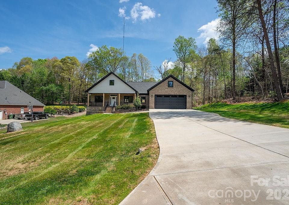 1st image of 145 Creekwood Dr