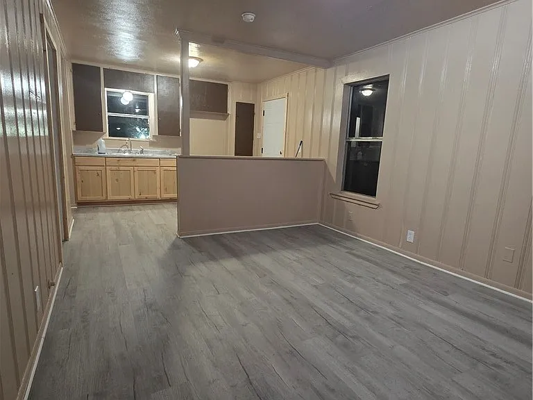 408 N Live Oak St — Photo 3