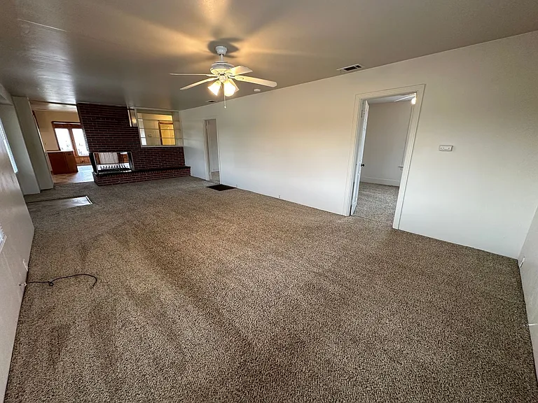 2113 Illinois Ave — Photo 3