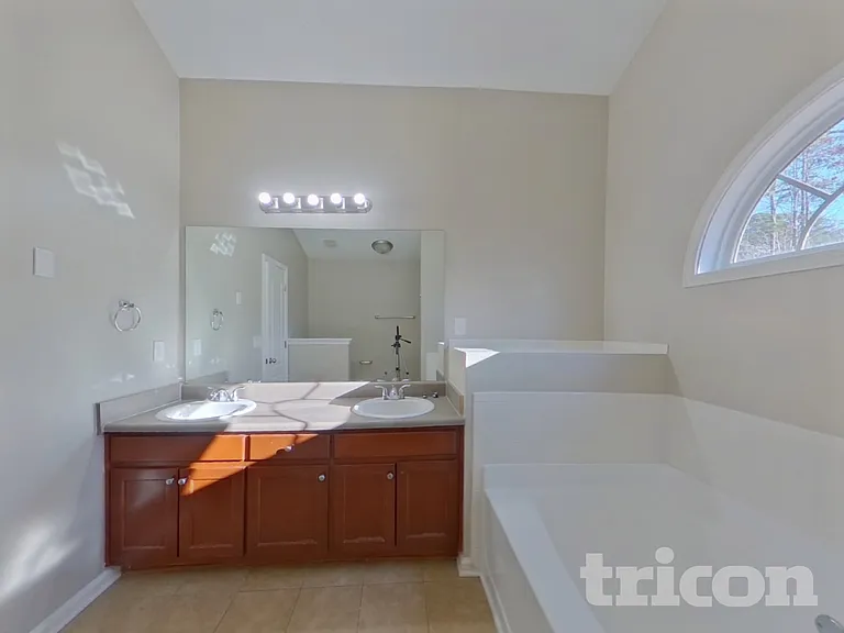 159 Peachtree Glen Dr — Photo 8