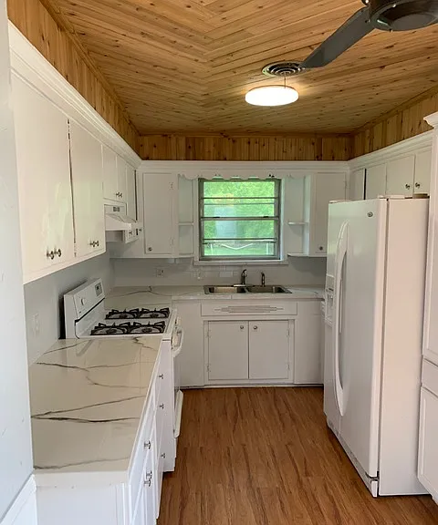 612 E Orange St — Photo 4
