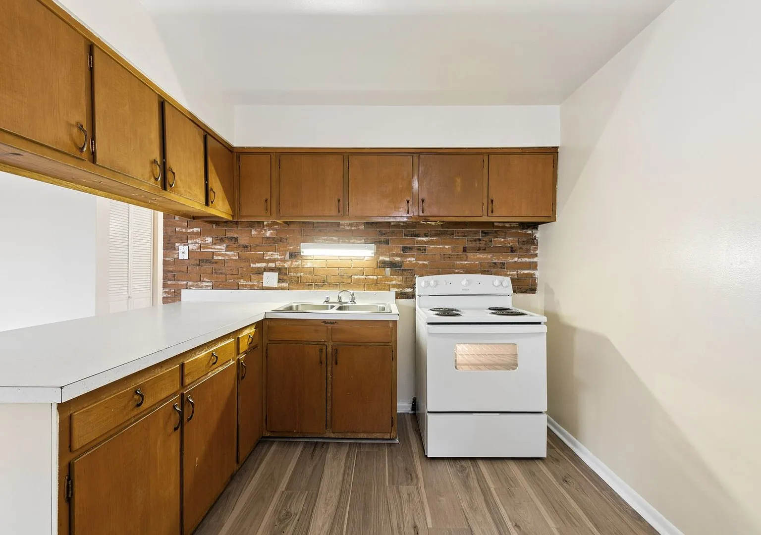 Live Steps from The Ohio State University! Rent reduced and Deposit Waved — Photo 4