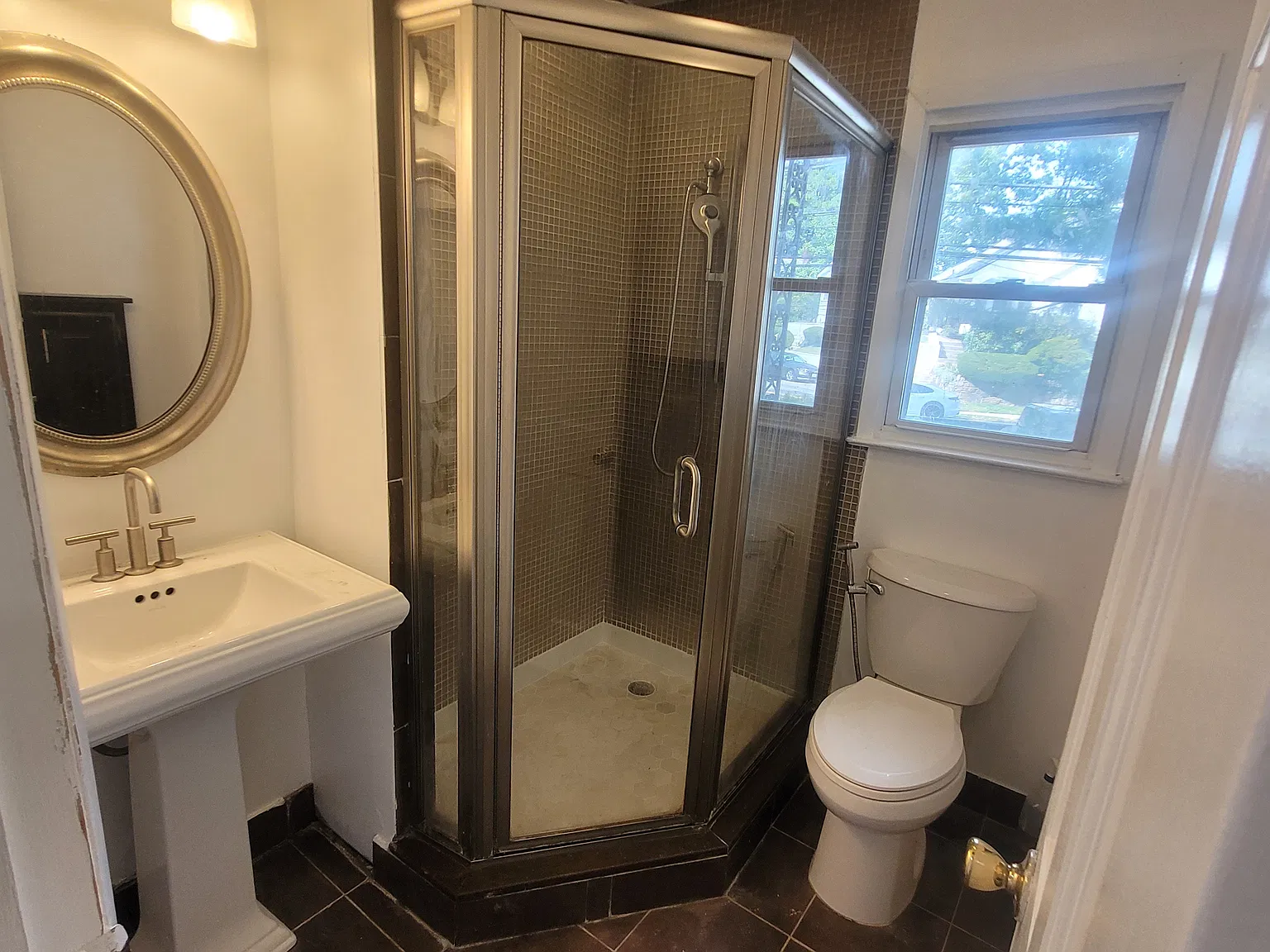 3 bed, 1200 sqft, $3,950 — Photo 4