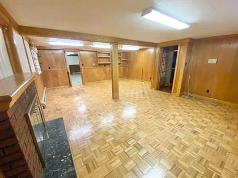 8 Greenwood Ave — Photo 25