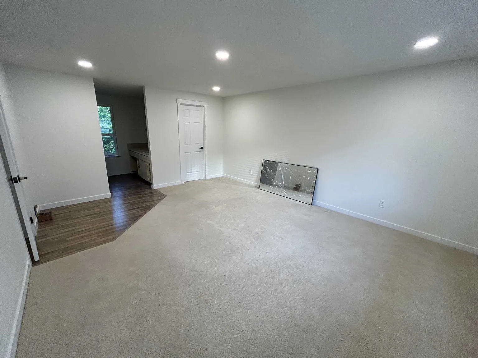 3 bed, 2.5 bath, 1800 sqft, $3,200 — Photo 3