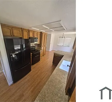 3 bed, 1305 sqft, $2,800 — Photo 2