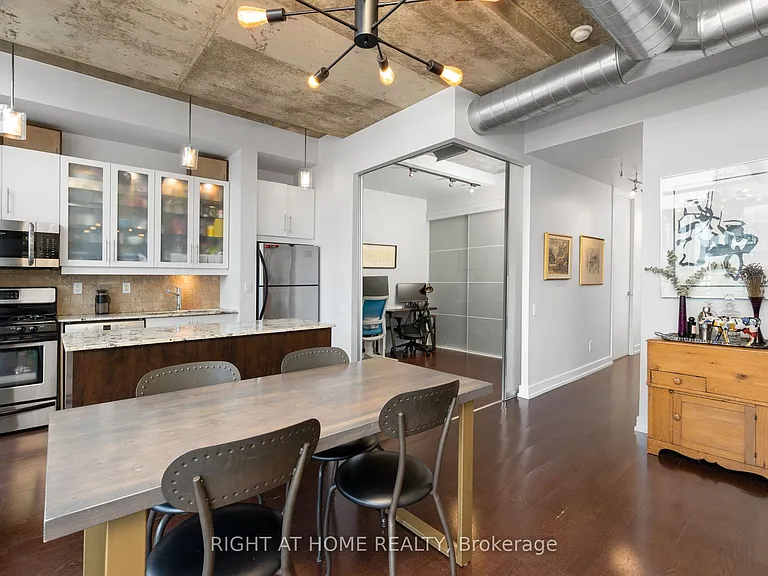 66 Portland St #Penthouse 805 — Photo 9