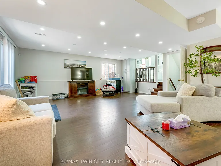 183 Bush Clover Cres — Photo 15