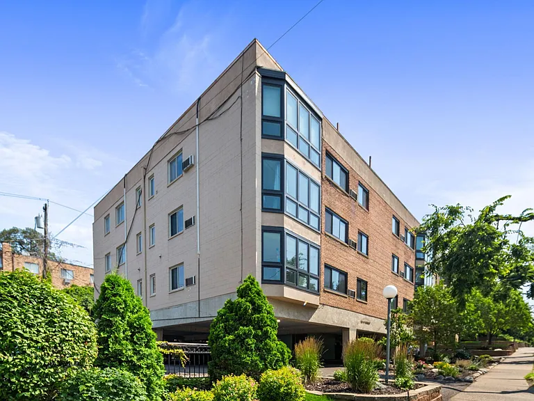 504 W Franklin Ave #2C — Photo 12