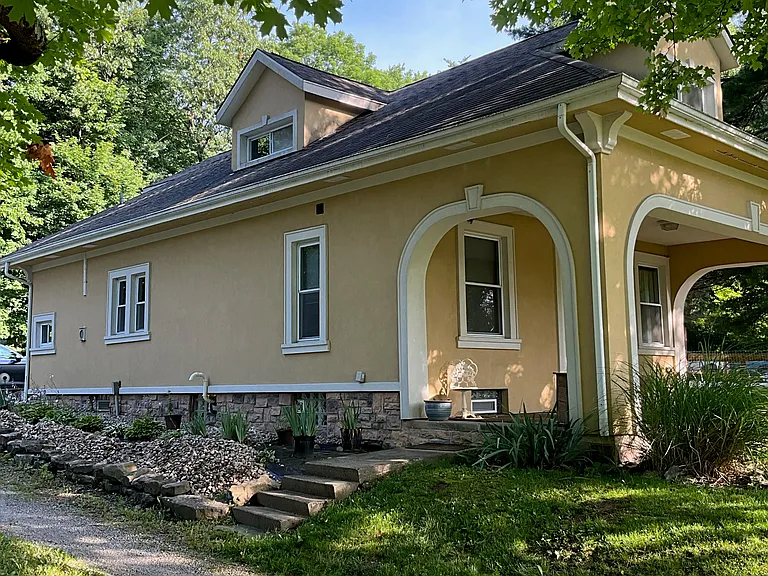 1243 Beaver Valley Rd — Photo 2