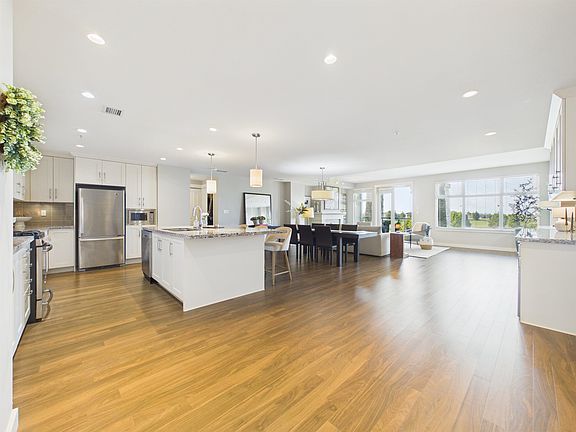 3rd image of 5055 Springs Blvd #210
