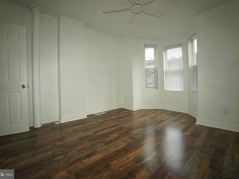539 Turner St — Photo 9
