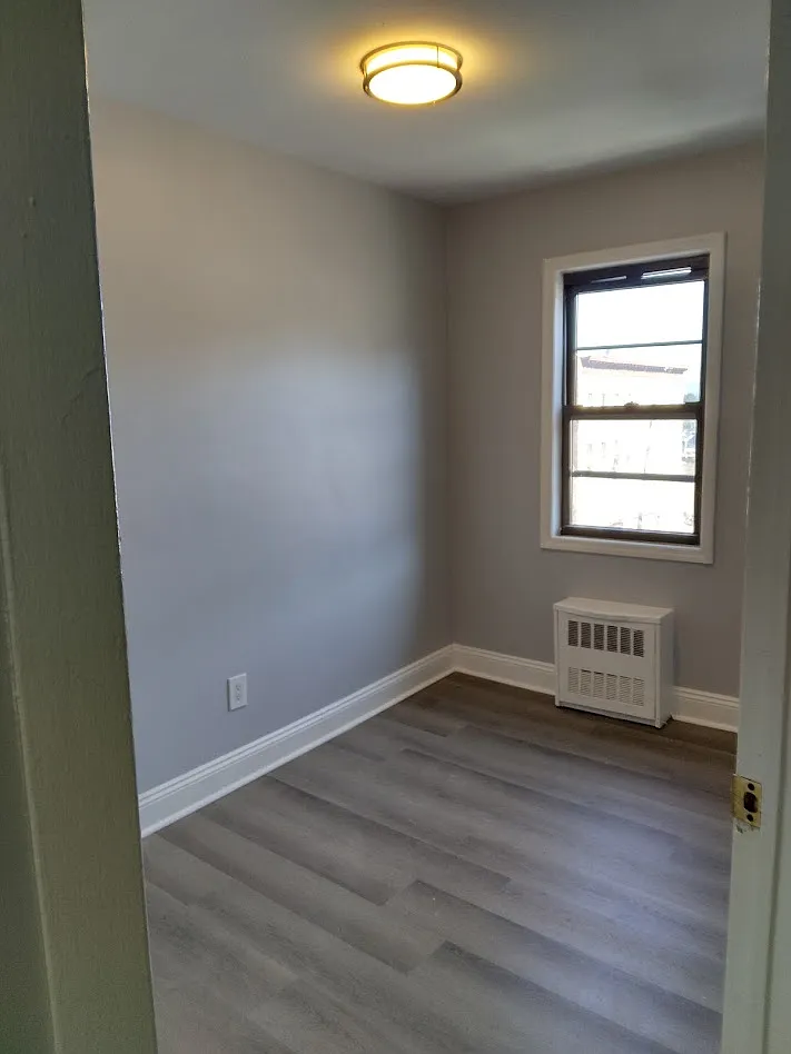 2 bed, 1000 sqft, $2,400 — Photo 4