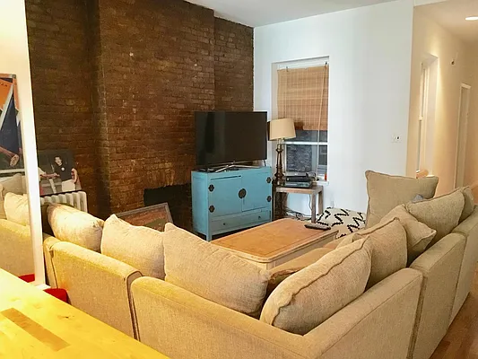 Rented by Bank Neary | media 70