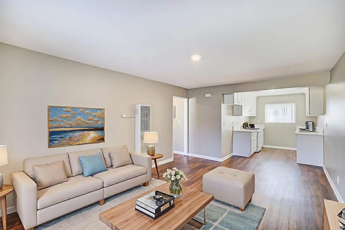 Building Photo - 233 W Nicolet St #4