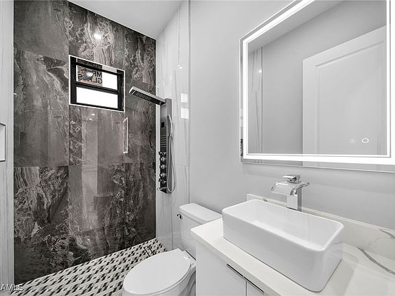 4th image of 764 Downer Ave S