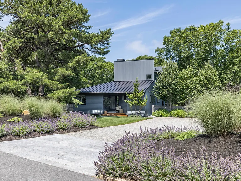 15 Margaret Dr — Photo 31