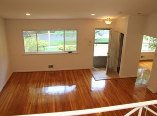 6104 Stardust Ln, Bethesda, MD 20817