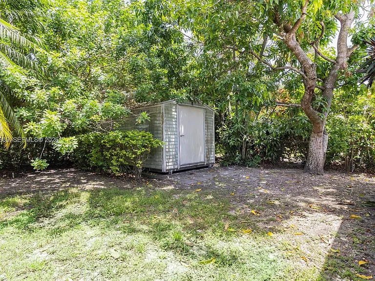 8315 SW 62nd Ct — Photo 11