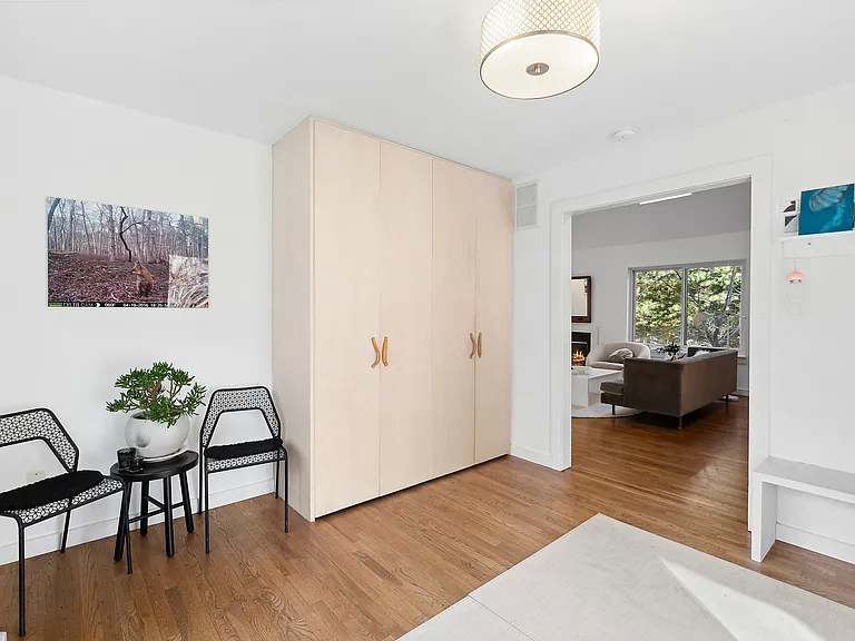65 Walker Ave — Photo 4