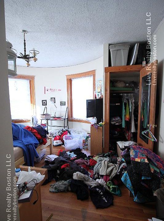 2nd image of 124 Glenville Ave