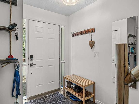 5th image of 1022 NE Rundleview Dr #9
