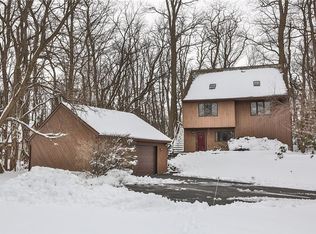 708 Holt Rd, Webster, NY 14580