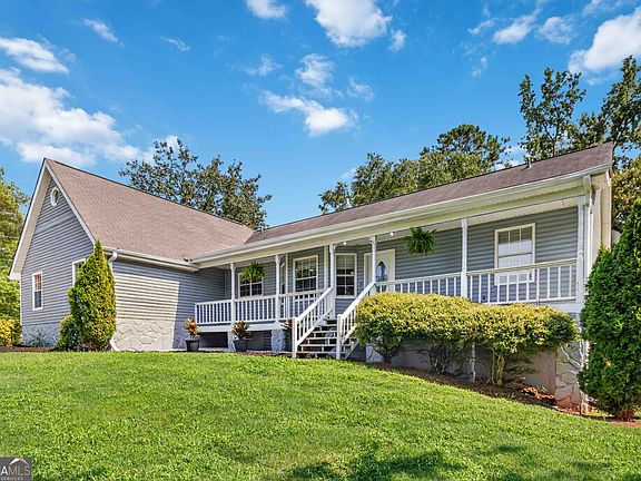 3rd image of 503 Horseshoe Cir