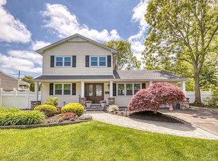 116 Rumford Rd, Kings Park, NY 11754