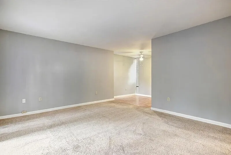1 bed, 1.0 bath, 701 sqft, $1,299 — Photo 3