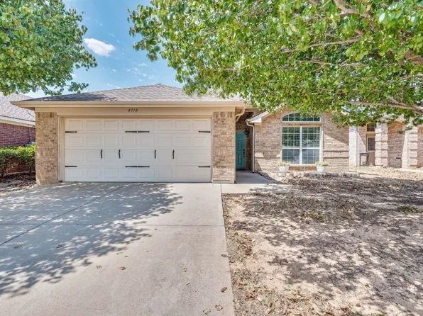 4710 Topaz Ln, Granbury, TX 76049