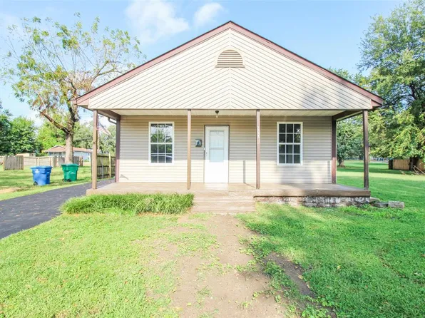 1333 Rhodes St, Granite City, IL 62040