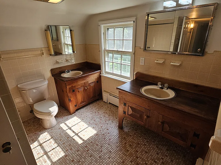 School House Ln — Photo 22