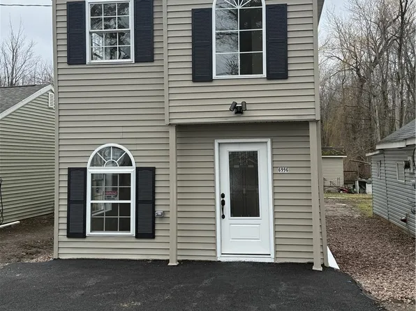 6996 Lakeshore Rd, Cicero, NY 13039