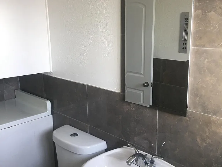 8116 Gilbert Dr — Photo 17