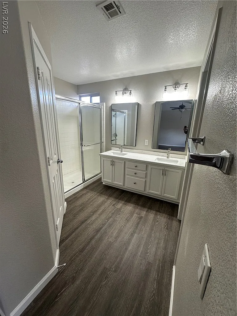 4 bed, 3.0 bath, 1738 sqft, $2,350 — Photo 4
