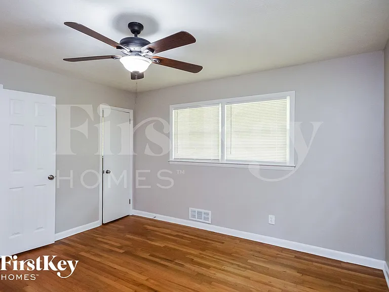 1175 Milstead Ave NE — Photo 7