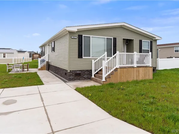 4410 Hurontario Trl, Niagara Falls, NY 14304